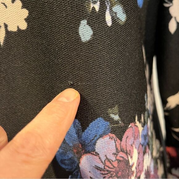 Clearance !!! Floral Black sweater - Picture 8 of 15